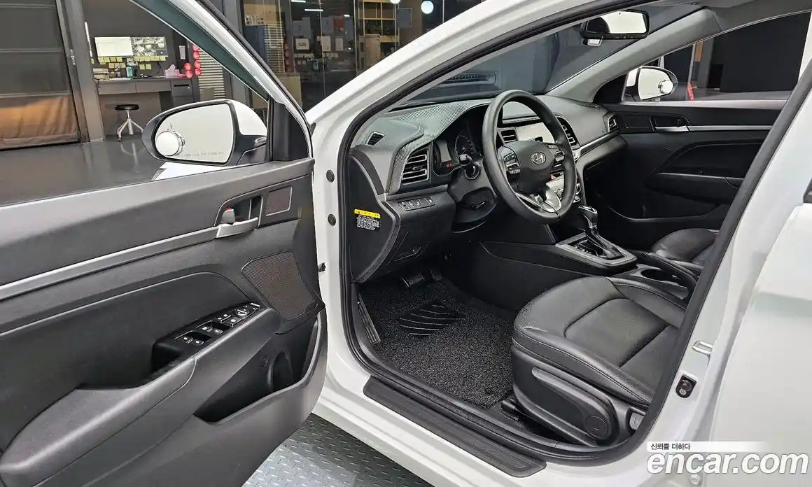 Hyundai Avante 2019 1.6 Автомат в Москве № 108898, фото 7