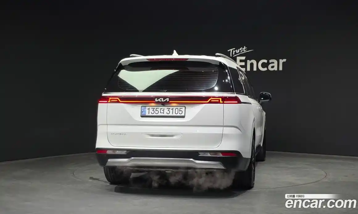 Kia Canival 2023 3.5 Автомат в Москве № 121491, фото 17