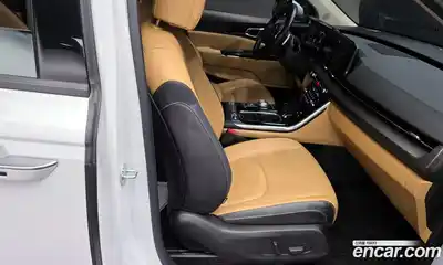 Kia Canival 2023 3.5 Автомат в Москве № 121491, миниатюра 4