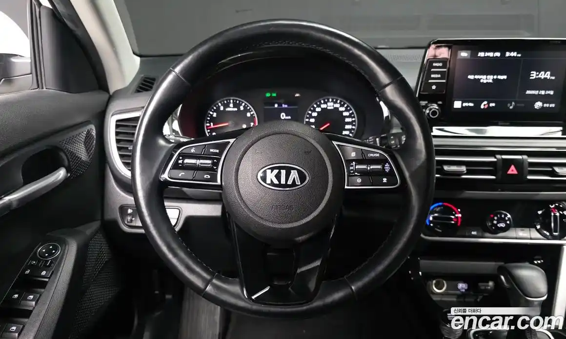 Kia Seltos 2020 1.6 Автомат в Москве № 121895, фото 13