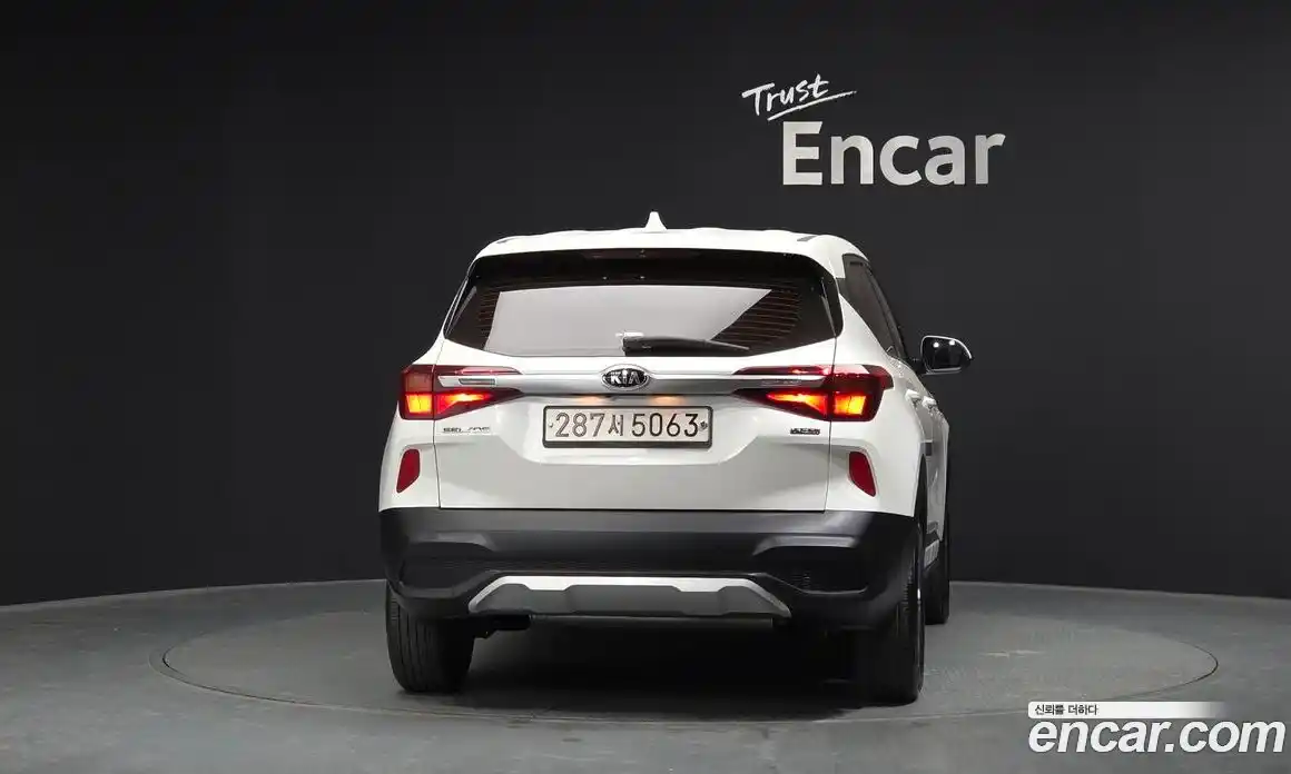 Kia Seltos 2020 1.6 Автомат в Москве № 121895, фото 4