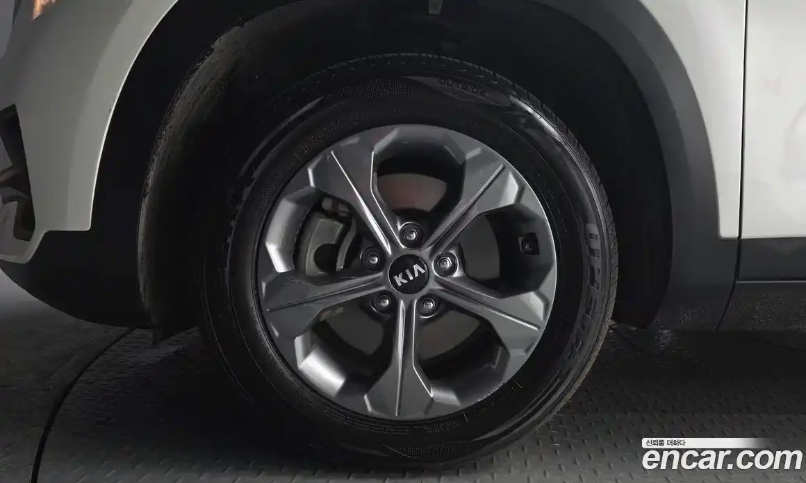 Kia Seltos 2020 1.6 Автомат в Москве № 121895, фото 5