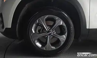 Kia Seltos 2020 1.6 Автомат в Москве № 121895, миниатюра 5