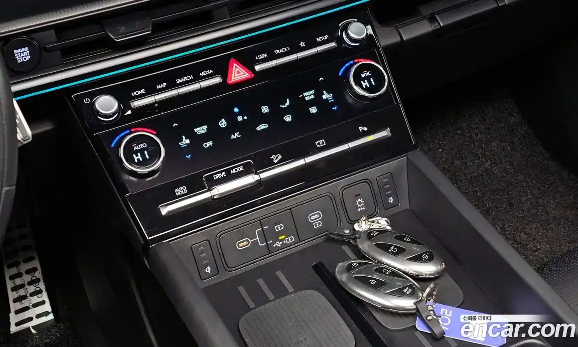 Hyundai Santa Fe 2024 1.6 Автомат в Москве № 126027, фото 19