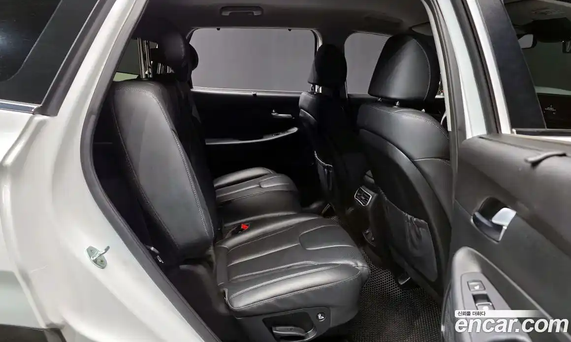 Hyundai Santa Fe 2021 2.5 Автомат в Москве № 128174, фото 3