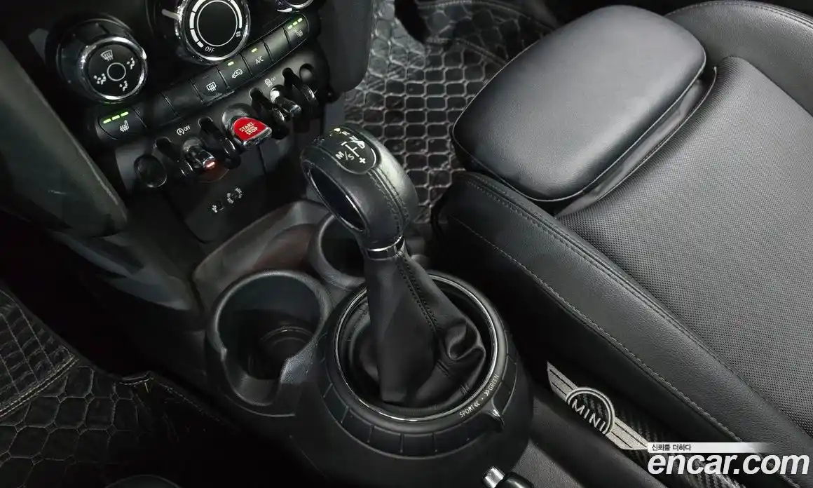 Mini Cooper 2015 1.5 Автомат в Москве № 134785, фото 13