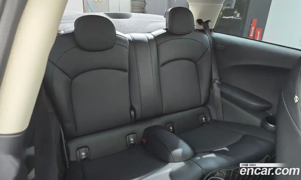 Mini Cooper 2015 1.5 Автомат в Москве № 134785, фото 7