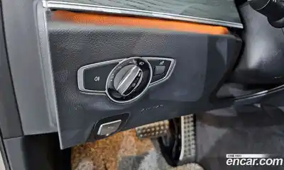 Mercedes-Benz E-Class 2021 1.9 Автомат в Москве № 141950, миниатюра 9