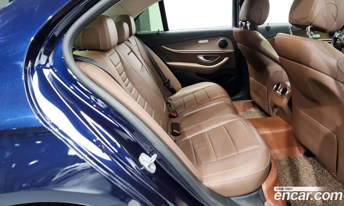 Mercedes-Benz E-Class 2018 2.0 Автомат в Москве № 150634, фото 13