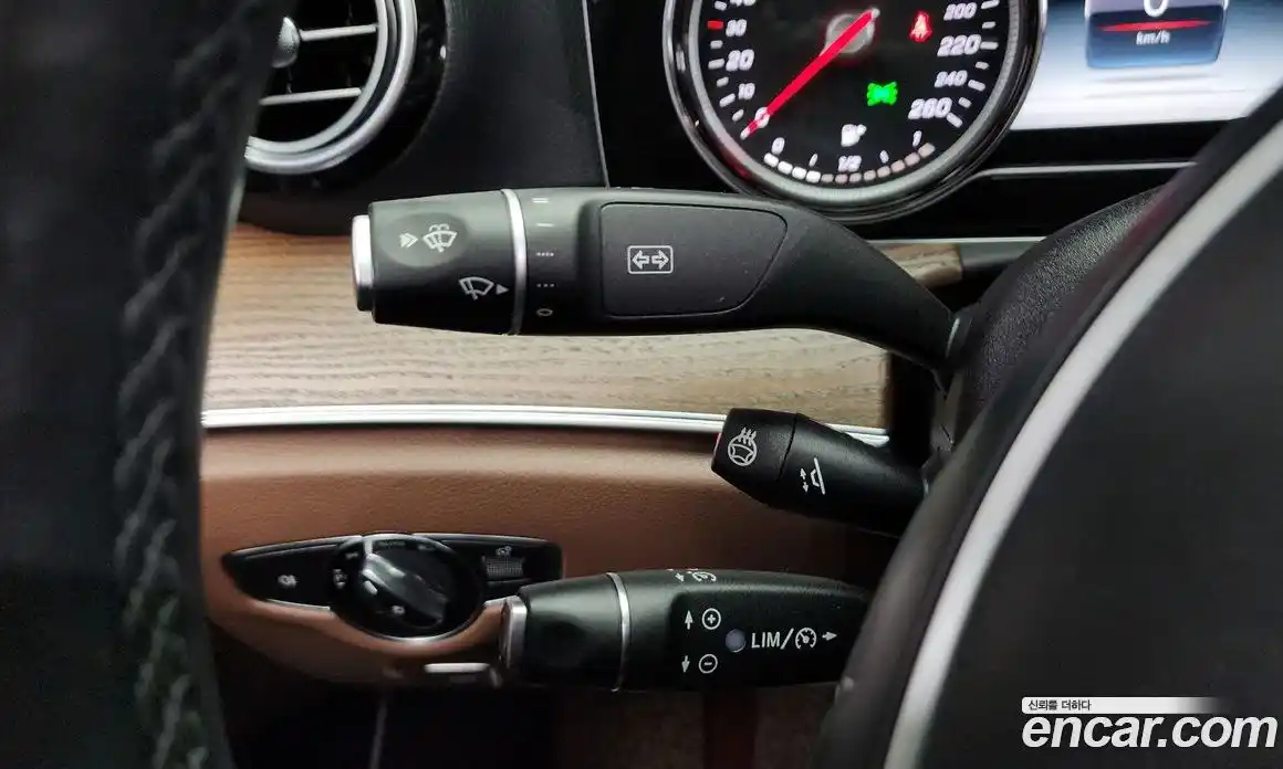 Mercedes-Benz E-Class 2018 2.0 Автомат в Москве № 150634, фото 20