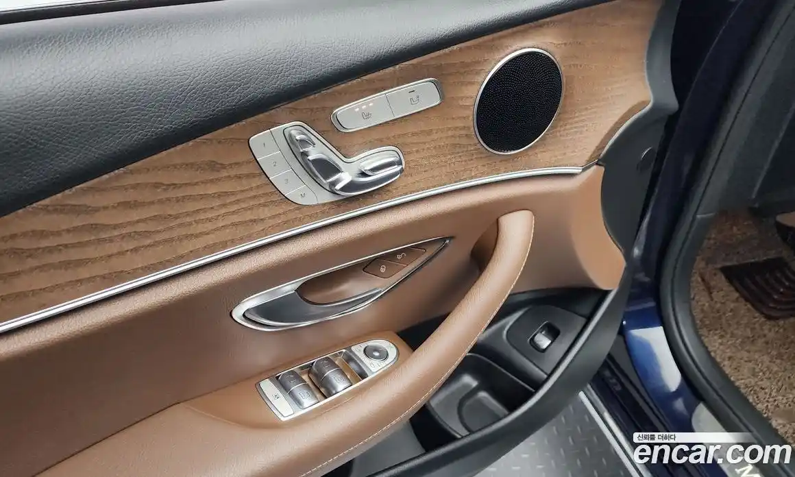 Mercedes-Benz E-Class 2018 2.0 Автомат в Москве № 150634, фото 9