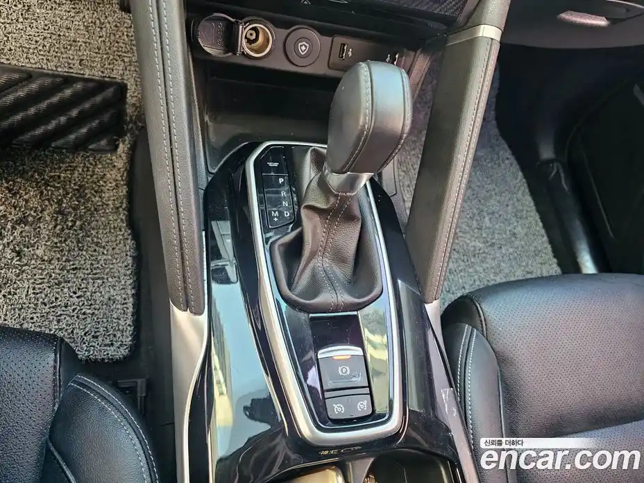 Renault QM6 2024 2.0 Автомат в Москве № 152322, фото 13