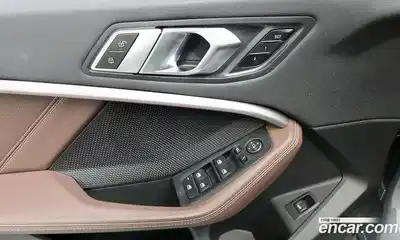 BMW 1-Series 2023 2.0 Автомат в Москве № 154093, миниатюра 2