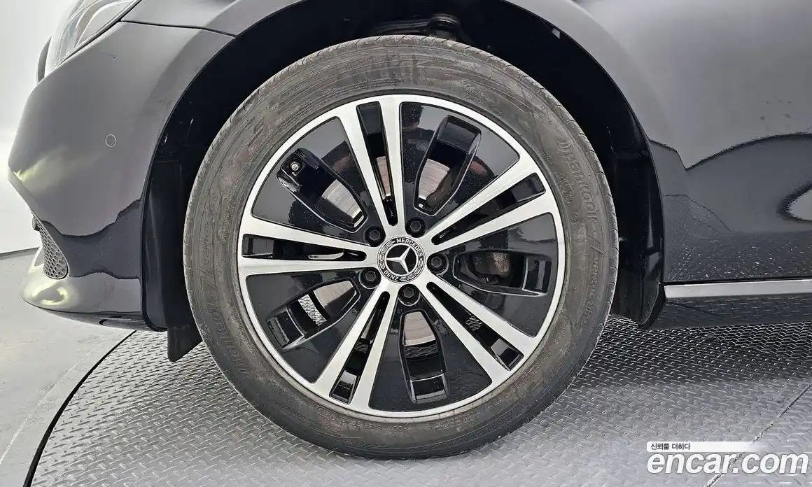 Mercedes-Benz E-Class 2020 1.9 Автомат в Москве № 160550, фото 15