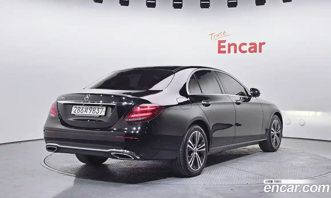 Mercedes-Benz E-Class 2020 1.9 Автомат в Москве № 160550, фото 17