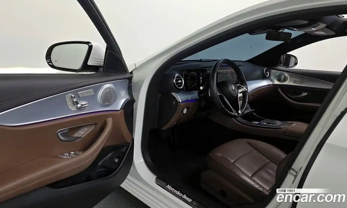 Mercedes-Benz E-Class 2021 2.0 Автомат в Москве № 161728, фото 4