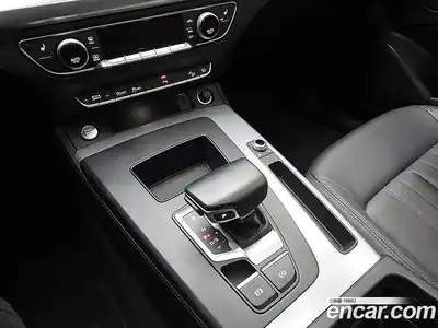 Audi Q5 2021 2.0 Автомат в Москве № 164059, миниатюра 9