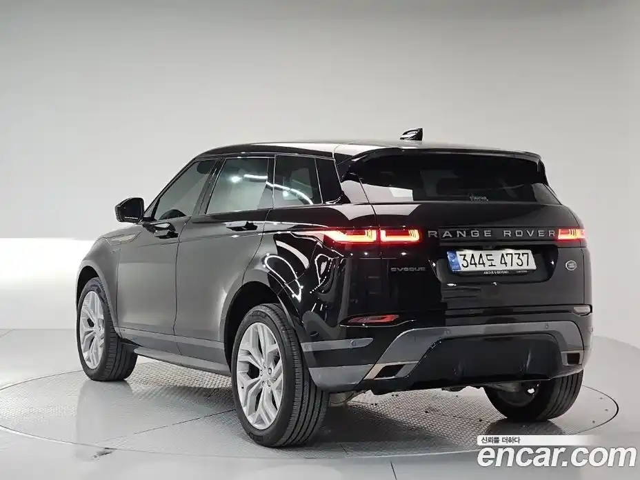Land Rover Range-Rover Evoque 2021 2.0 Автомат в Москве № 166731, фото 3