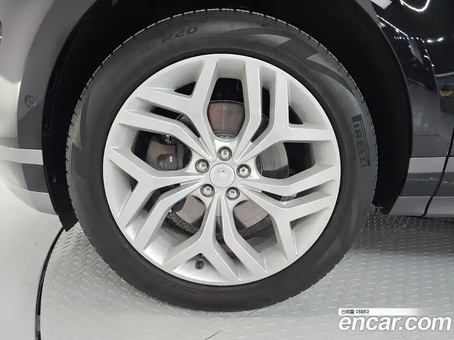 Land Rover Range-Rover Evoque 2021 2.0 Автомат в Москве № 166731, фото 5