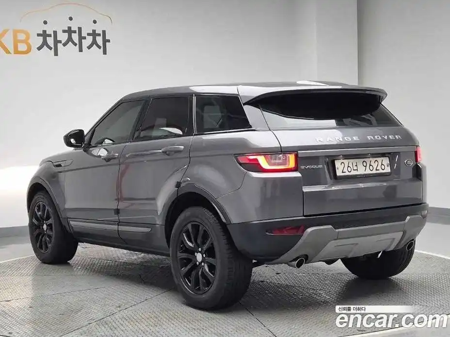 Land Rover Range-Rover Evoque 2019 2.0 Автомат в Москве № 166768, фото 2