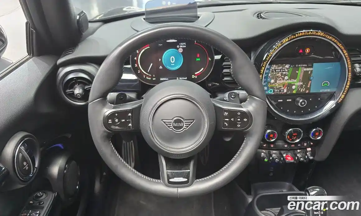 Mini Cooper Convertible 2024 2.0 Автомат в Москве № 167072, фото 1