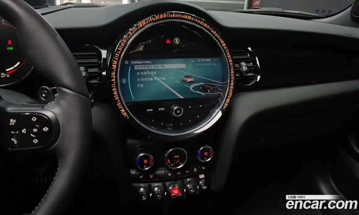 Mini Cooper Convertible 2024 2.0 Автомат в Москве № 167072, фото 16