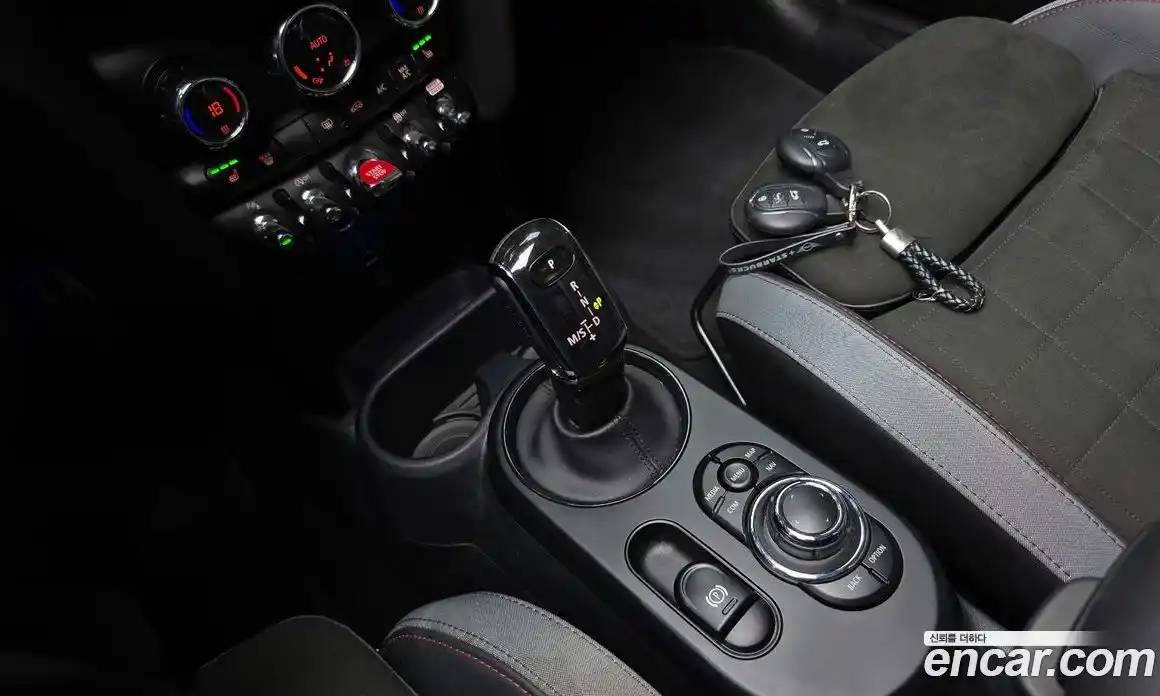 Mini Cooper Convertible 2024 2.0 Автомат в Москве № 167072, фото 7