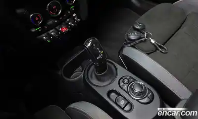 Mini Cooper Convertible 2024 2.0 Автомат в Москве № 167072, миниатюра 7