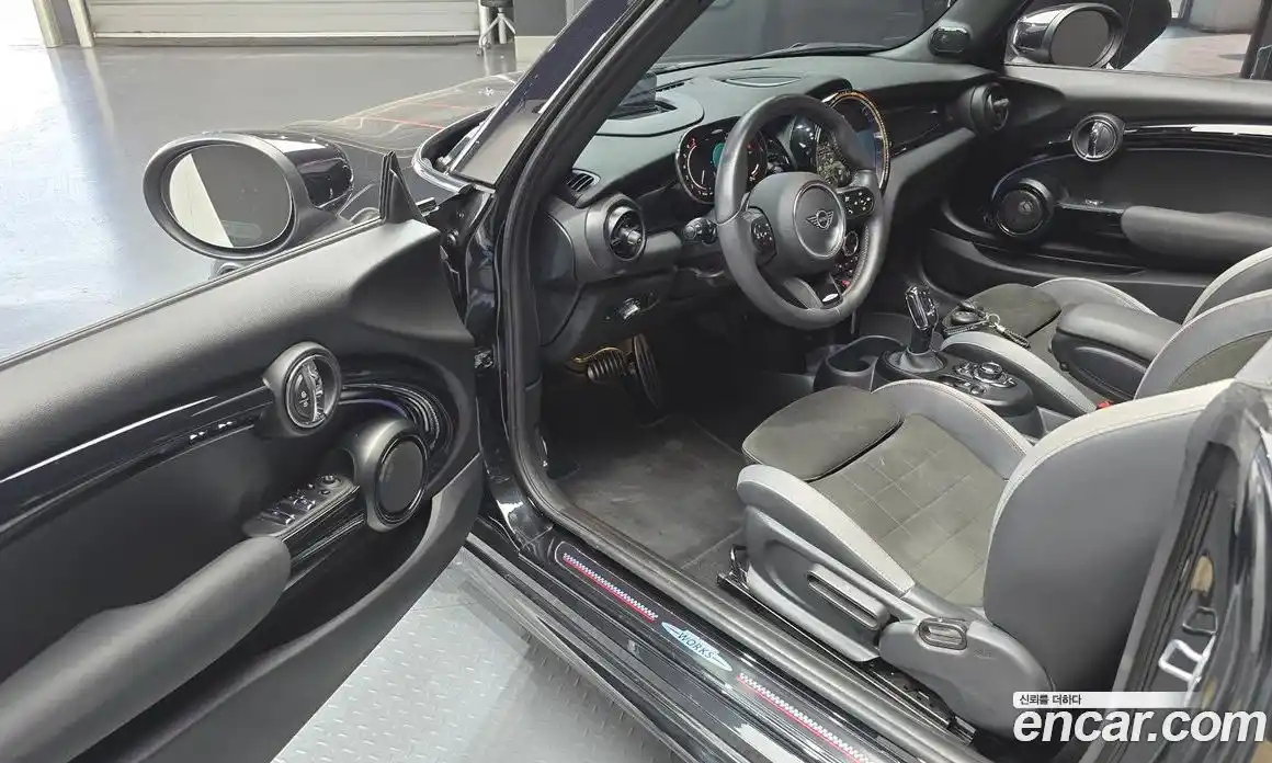 Mini Cooper Convertible 2024 2.0 Автомат в Москве № 167072, фото 8