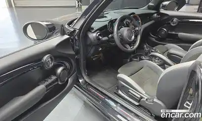 Mini Cooper Convertible 2024 2.0 Автомат в Москве № 167072, миниатюра 8