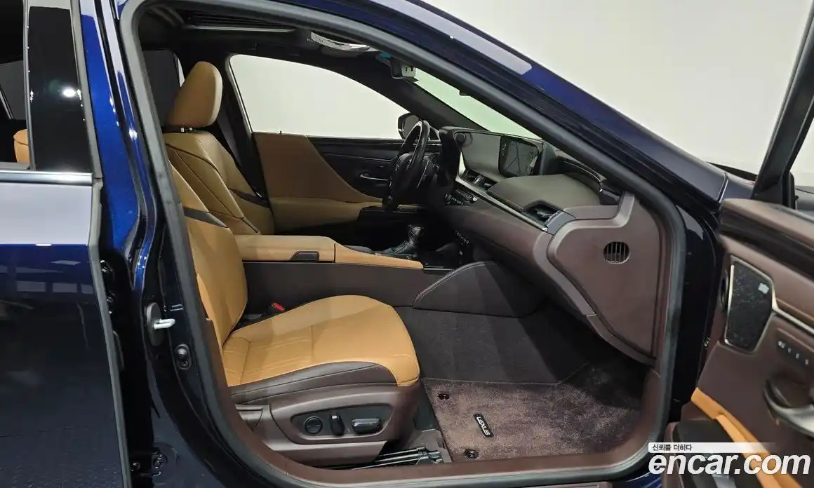 Lexus ES 2020 2.5 Автомат в Москве № 168115, фото 4