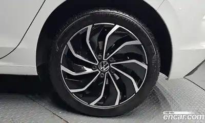 Volkswagen Golf, 2022