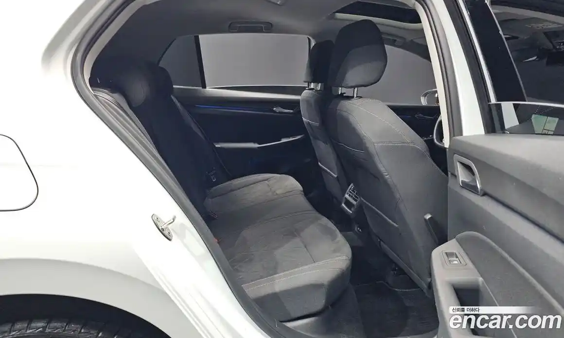 Volkswagen Golf 2022 2.0 Автомат в Москве № 168696, фото 18