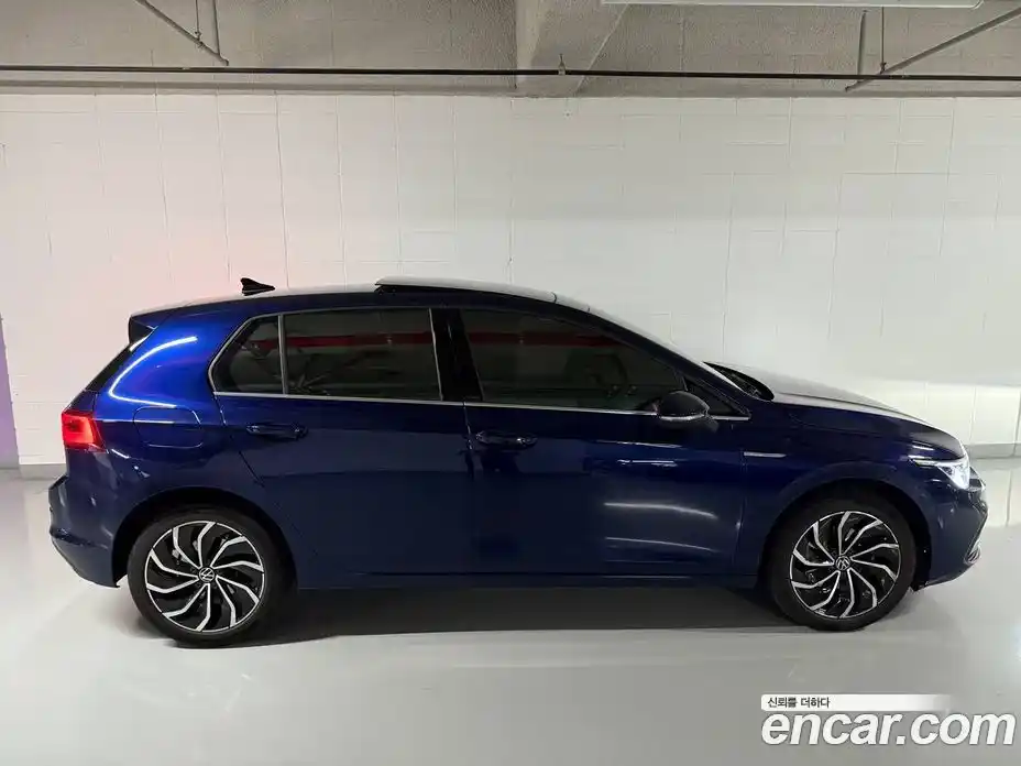 Volkswagen Golf 2022 2.0 Автомат в Москве № 169147, фото 3