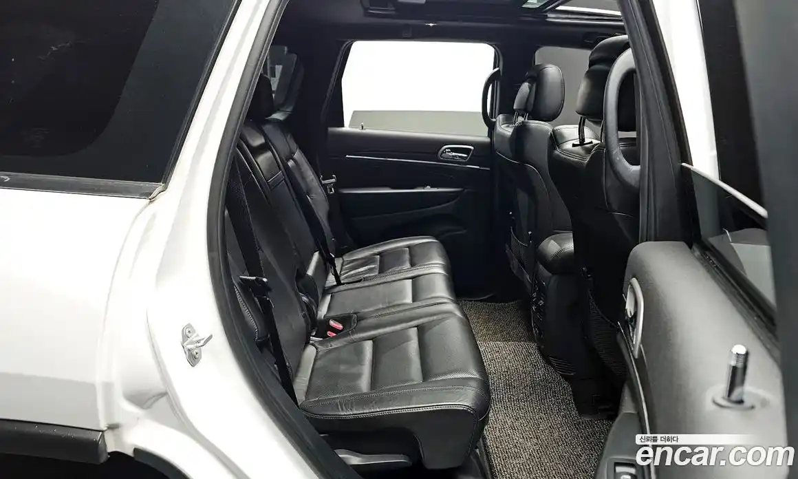 Jeep Cherokee 2018 3.6 Автомат в Москве № 169869, фото 15