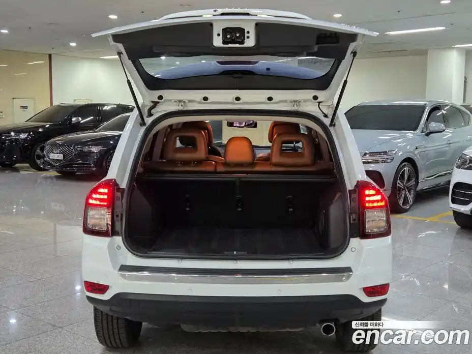 Jeep Compass 2014 2.4 Автомат в Москве № 170059, фото 19