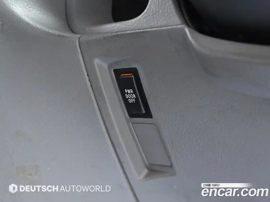 Toyota Noah 2005 2.0 Вариатор в Москве № 170369, фото 16