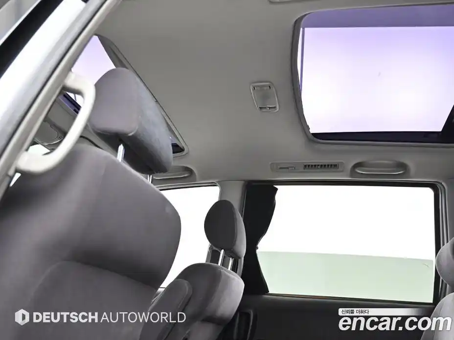 Toyota Noah 2005 2.0 Вариатор в Москве № 170369, фото 19