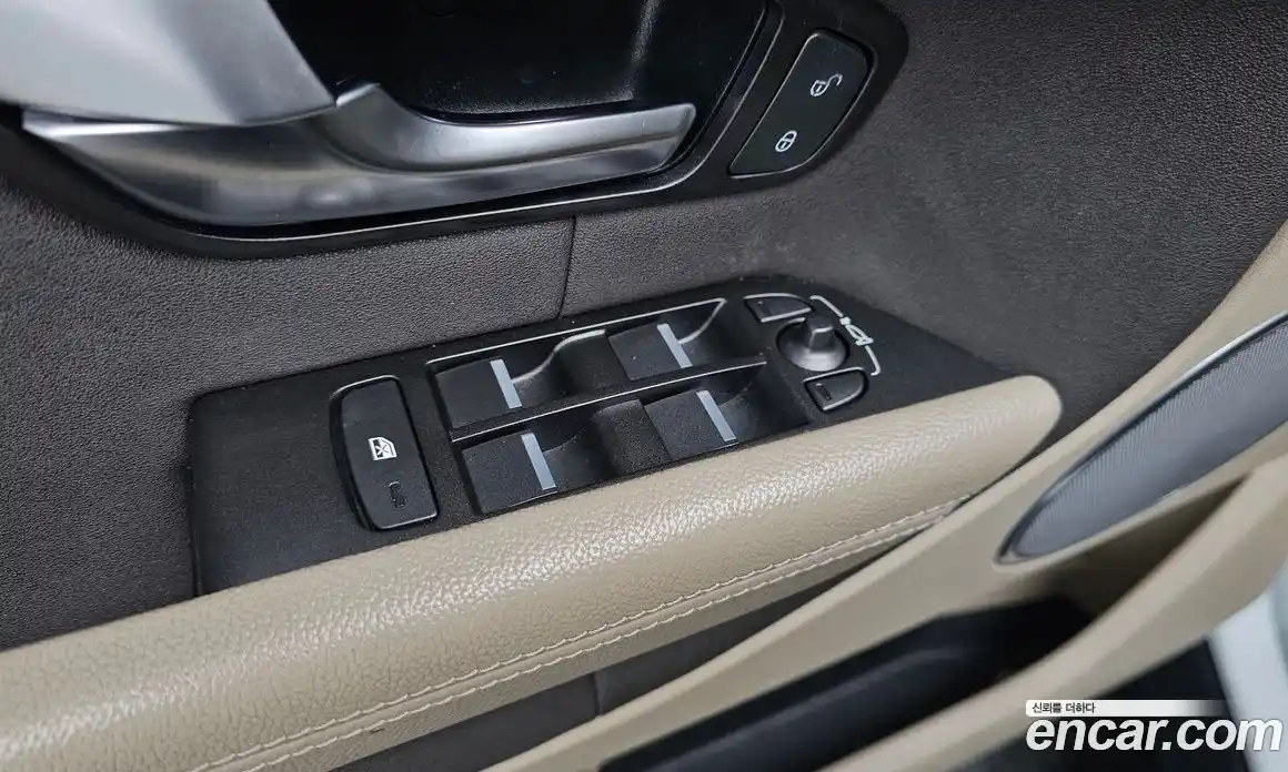 Land Rover Range-Rover Evoque 2018 2.0 Автомат в Москве № 188759, фото 20