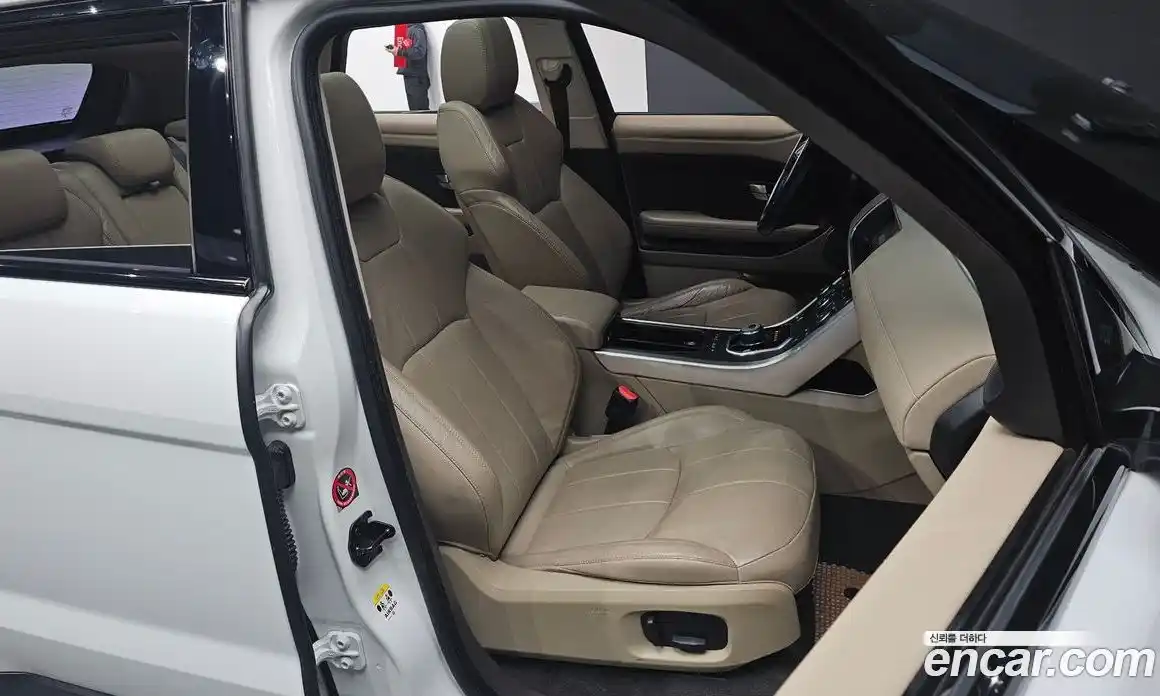 Land Rover Range-Rover Evoque 2018 2.0 Автомат в Москве № 188759, фото 6