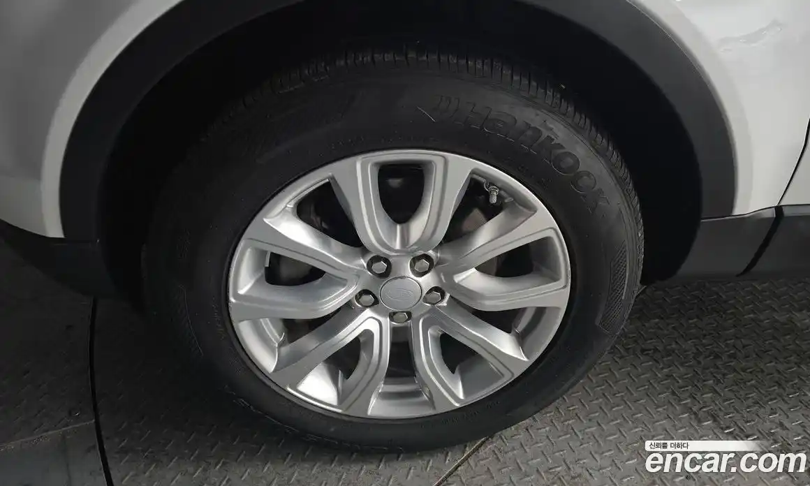 Land Rover Range-Rover Evoque 2018 2.0 Автомат в Москве № 188759, фото 8