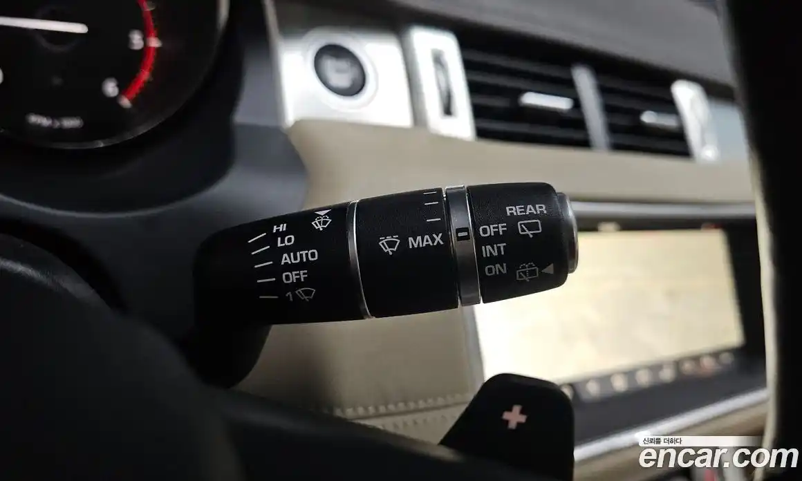 Land Rover Range-Rover Evoque 2018 2.0 Автомат в Москве № 188759, фото 9