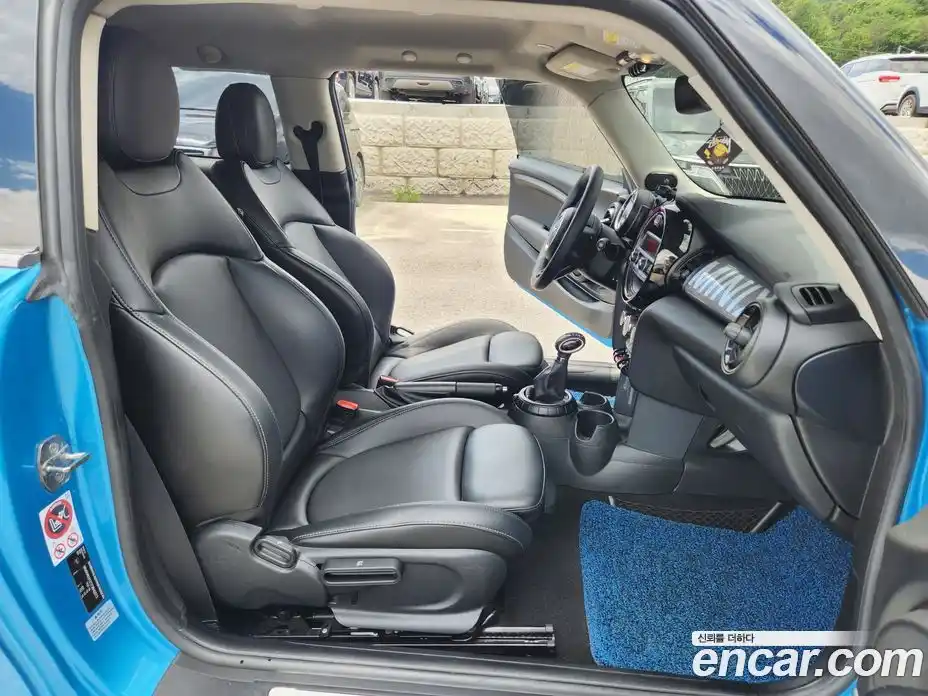 Mini Cooper 2015 1.5 Автомат в Москве № 188764, фото 9