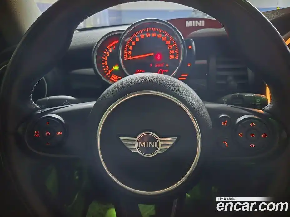 Mini Cooper 2016 1.5 Автомат в Москве № 188860, фото 13