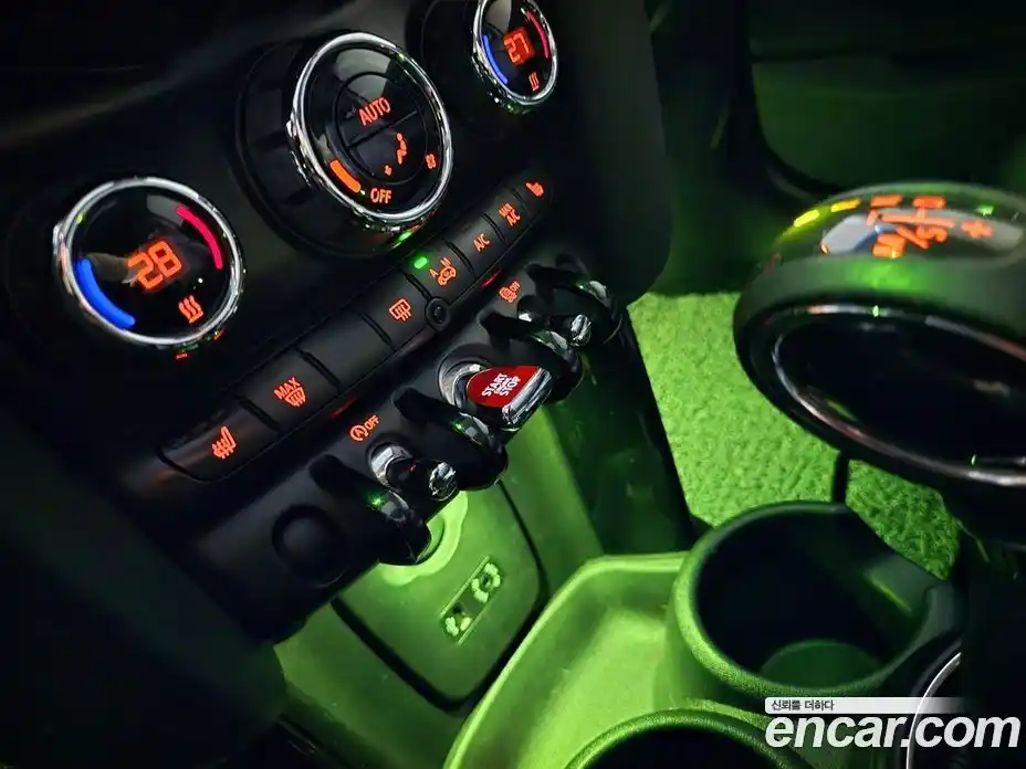 Mini Cooper 2016 1.5 Автомат в Москве № 188860, фото 15