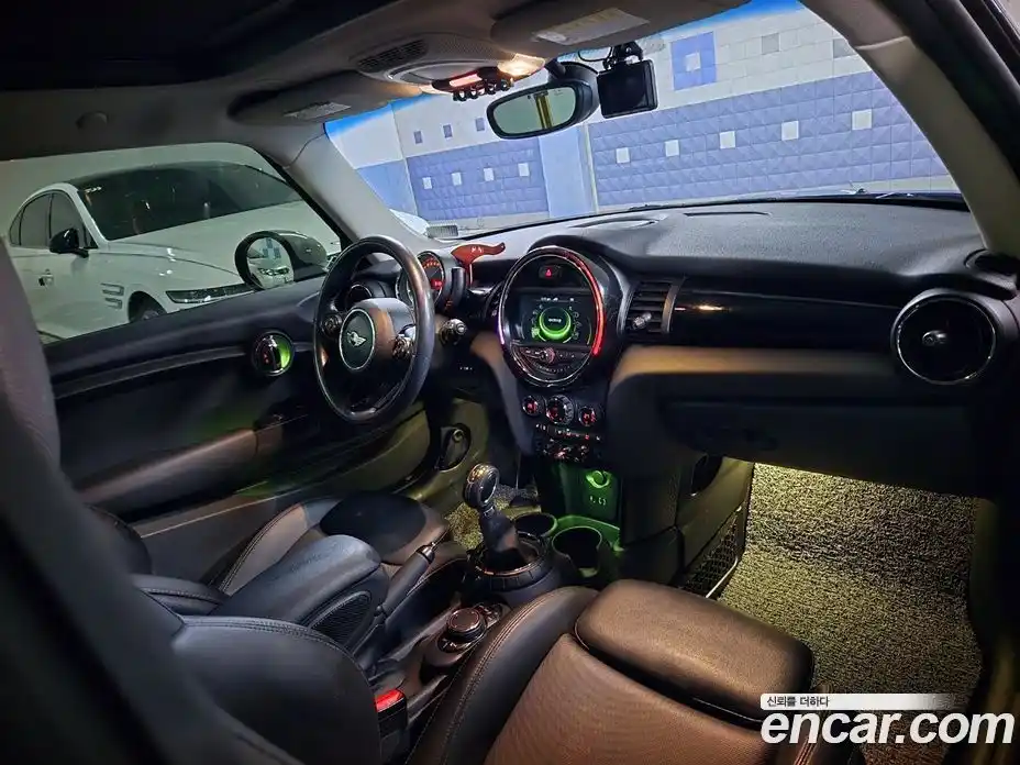 Mini Cooper 2016 1.5 Автомат в Москве № 188860, фото 9