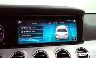 Mercedes-Benz E-Class 2021 2.0 Автомат в Москве № 192024, миниатюра 12