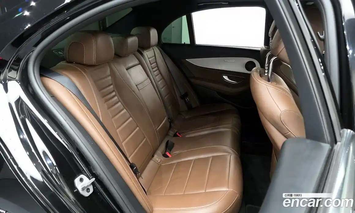 Mercedes-Benz E-Class 2021 2.0 Автомат в Москве № 192024, фото 15