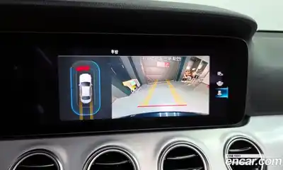 Mercedes-Benz E-Class 2021 2.0 Автомат в Москве № 192024, миниатюра 3