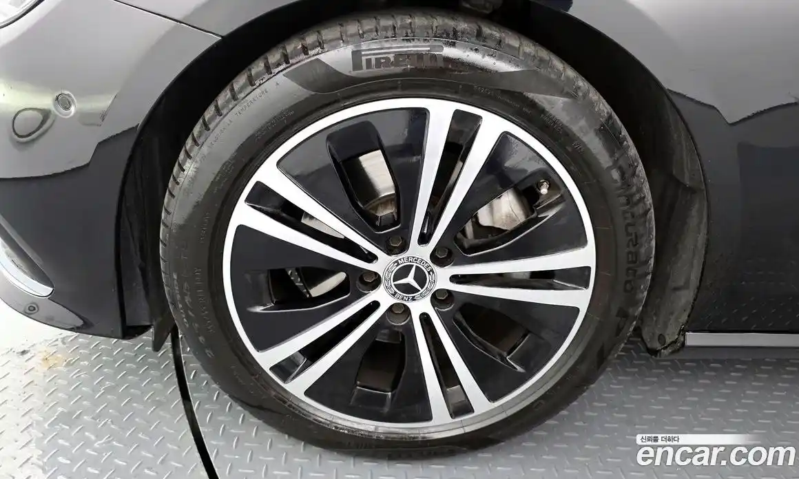 Mercedes-Benz E-Class 2021 2.0 Автомат в Москве № 192024, фото 9